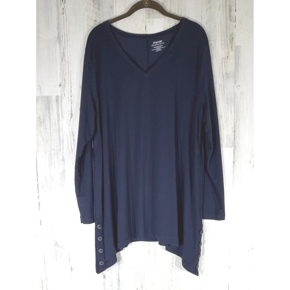 Chicos Ultimate Tee Size 4 or XXL Navy Asymmetric Hem Side Buttons Pima Modal